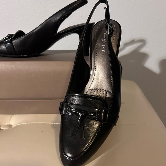 Easy Spirit Black Leather Heel with Sling Back Strap, Size 5.5. New in a box. - Picture 2 of 6
